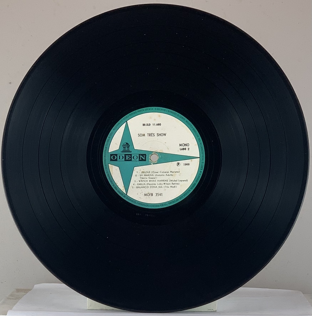 Som Três – Som Três Show (LP usado)